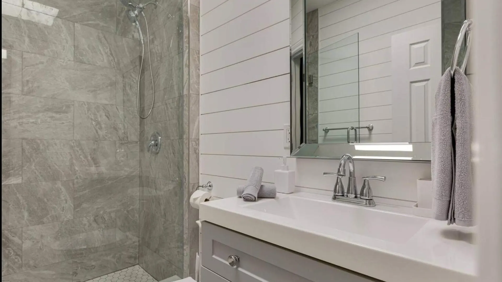 Casa Hotel Elegant Suite W Patio Bbq Grill Toronto Kanada